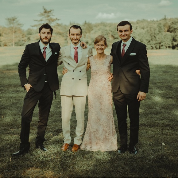 Meet your Posher, Pamela - Picture 1 of 4